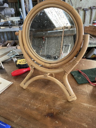 Petit miroir sur pied rotin - sur,